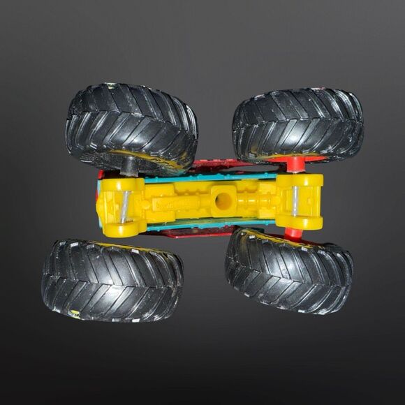 Hot Wheels Monster Trucks Roarin' Wreckers Demo Derby Monster Jam Truck 1:64 A25 - Picture 4 of 4